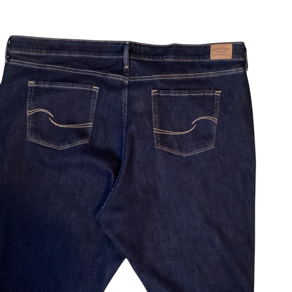 Plus Size, Levi's Signature Mid Rise Blue Boot Cut Jeans, Size 24M 33W/28L LV005 - Picture 5 of 11